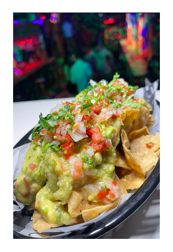 nachosguaca Nachos con guacamole